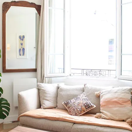 Pleasant With Wifi In The Heart Of Mouzaia Apartment *